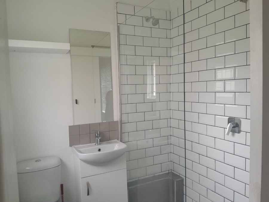 To Let 1 Bedroom Property for Rent in Pinelands Western Cape